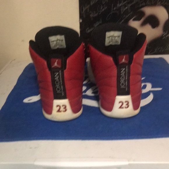 I’m selling the red and white twelves used but still life to them - Picture 4 of 4